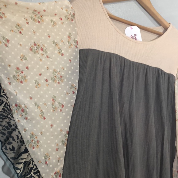 CELESTE | Spring Affair Colorblock Floral Flutter Sleeves Boho Top size Medium - Picture 9 of 15